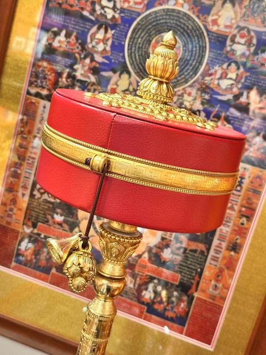 特大号92cm纯铜红皮手摇转经轮圣大解脱经、六字大明咒转经筒带实木底座一套 商品图3