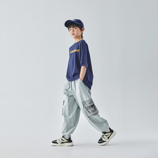 蓝汽水2025春夏全棉针织休闲长裤侧拼口袋设计亲子宽松束脚卫裤 商品图3