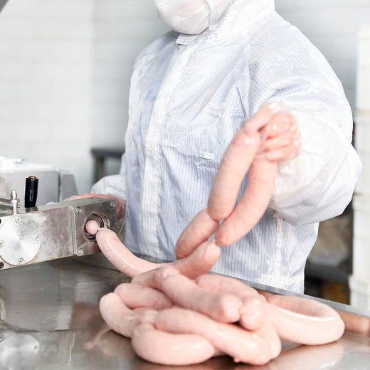 LD哈尔滨虾仁红肠 125g/根 商品图4