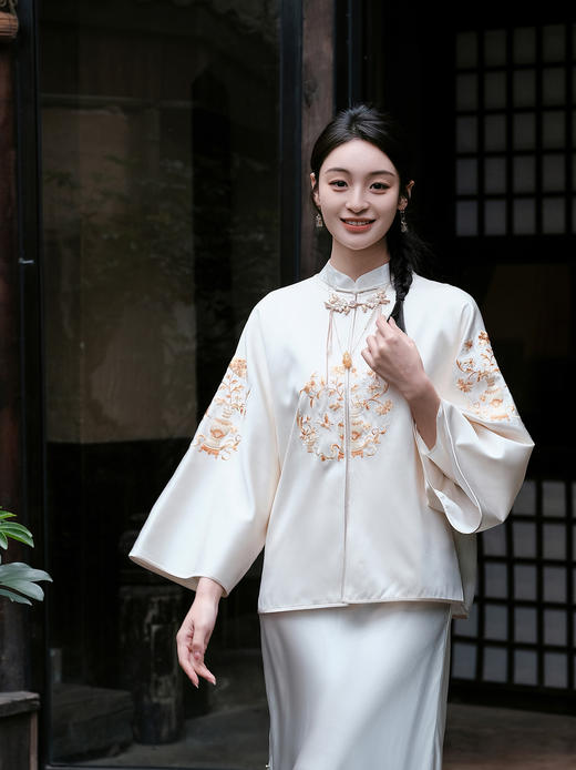 盛唐牡丹 |吉祥宝瓶团纹对襟外套-米黄 商品图3
