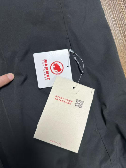 正品猛犸象冲锋衣 全防水拉链 全压胶有内衬 两色
尺码m~XxL 现货发 商品图6