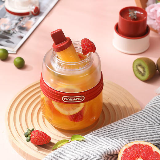 大宇（DAEWOO）榨汁杯家用迷你随行电动便携式果汁杯 便携式榨汁吨吨桶（海棠红）_DYGZ-5D10 商品图1