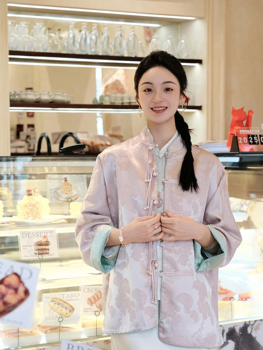 盛唐牡丹 |艾绿色蝶恋花双面穿外套(松鼠葡萄哑光面料款） 商品图5