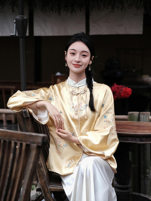 盛唐牡丹 |松花黄重缎真丝散花手推绣外套 商品图0