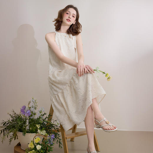 法式温柔立体流苏提花连衣裙女挂脖露肩系带A字长裙V0550202 商品图0