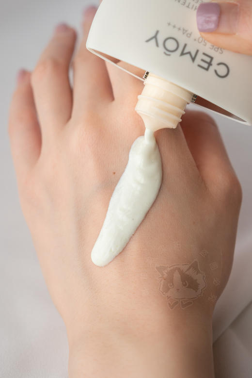 到手防晒 50ml正装2支 再送盲盒一份 【CEMOY澳白防晒】  ✅1瓶=防晒+美白祛斑精华+抗光老精华+底妆伴侣     ✅持美白/防晒双特证 商品图2