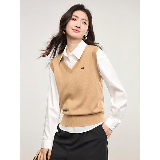 【年货节】熙世界羊毛混纺针织马甲女春季新款百搭复古学院叠穿V领背心上衣 商品图4