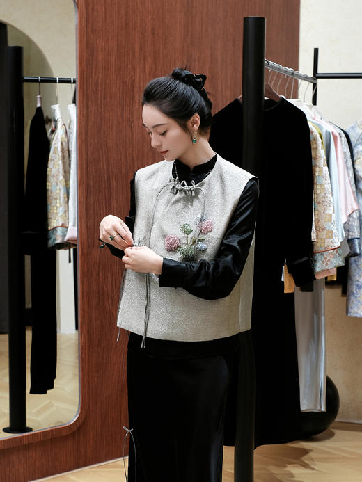 廷前观棠 | 玉团马甲 商品图1