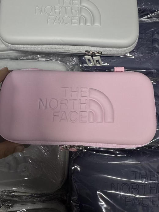 外贸原单正品北面工具盒，文具盒，收纳盒。
三个色，数量不多。 商品图3