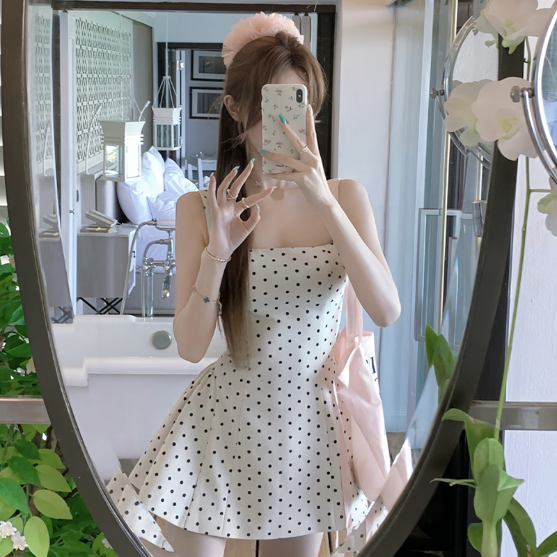 西遇法式波点吊带裙女夏季新款海边度假风收腰A字连衣裙SS150234