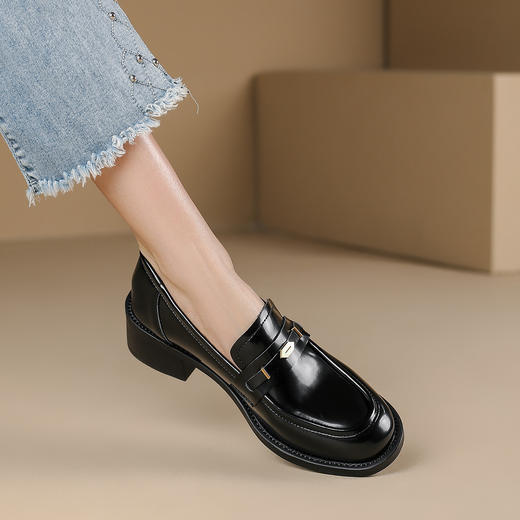 品质好货|Safiya/索菲娅2025英伦风通勤金属扣厚底乐福鞋 商品图6