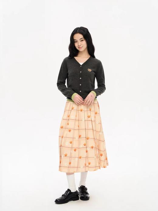 heris/H51102/碱水结刺绣 气质V领撞色假两件羊毛开衫 商品图3