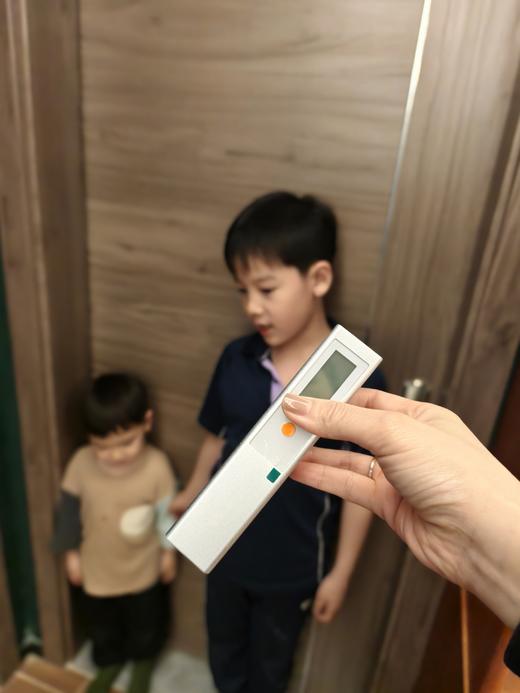 iboga智能身高测量仪/ 毫米级精准测量/ 数据自动同步&云端存储/自动生成身高发育曲线/身高体重发育评价/ 遗传身高预测/支持4个宝贝的身高管理/可充电&超长待机180天 /本机存储99条 商品图13