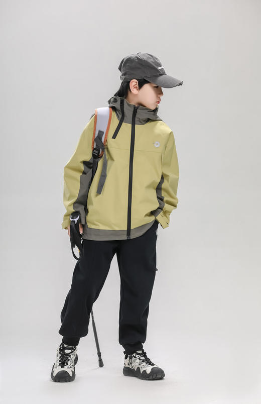 直发【M25003】Rarmoel 一件极具功能性儿童户外冲锋衣 商品图5