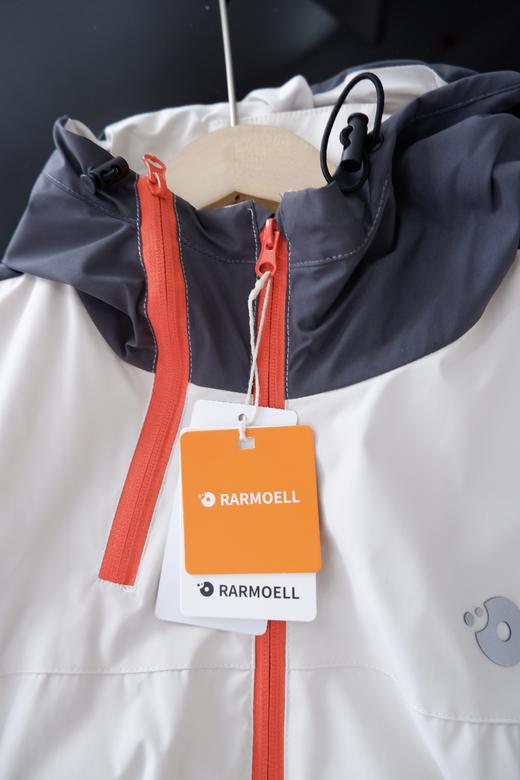 直发【M25003】Rarmoel 一件极具功能性儿童户外冲锋衣 商品图4