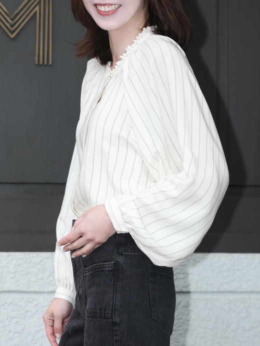 TYNVIE 荷叶边领插肩衬衫 - 条纹 商品图2