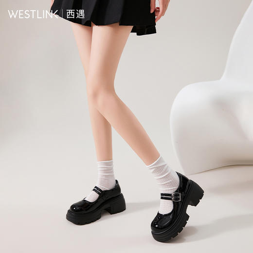 西遇厚底玛丽珍鞋女新款春夏亮面配裙子黑色单鞋增高JK小皮鞋V0556444 商品图3