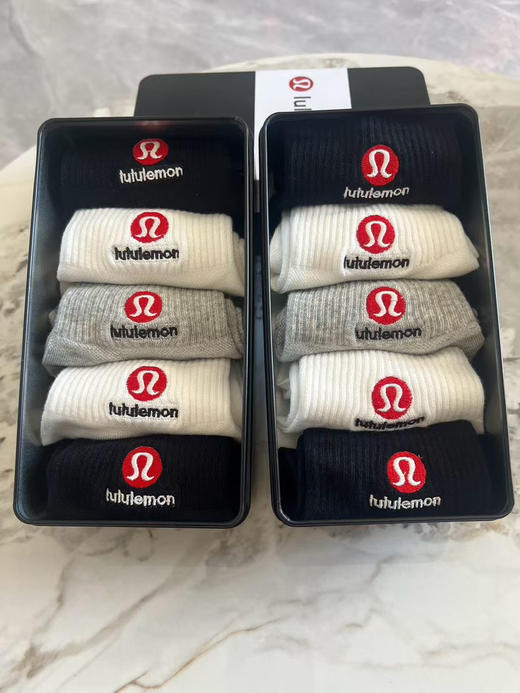 一盒5双装，外贸原单正品露露棉袜。高档铁盒装，两白➕两黑➕一灰，男女同款尺码36-45 商品图7