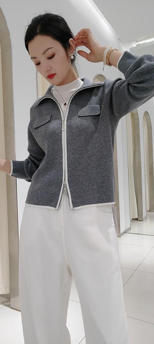 58D880多色中领天丝羊毛背心 ，解决你的低领无领前胸后背发凉等问题！黑/白/灰/深咖/酒红五色。可以搭配各种衬衫，外套，毛衫，卫衣等，露出一截白色的领口很减龄！既美丽又保暖！ 商品图13