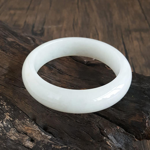 【天然正品】天然正桩细腻无纹裂糯种60号翡翠手镯271224JJ04 现售价：3380 商品图3