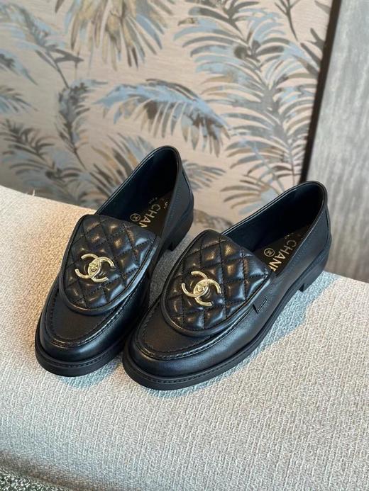 香奈儿2025全新菱格纹书包金扣乐福鞋黑金配色双𝗖𝐥𝐨𝐠𝐨菱格纹小羊皮设计（HC） 商品图0