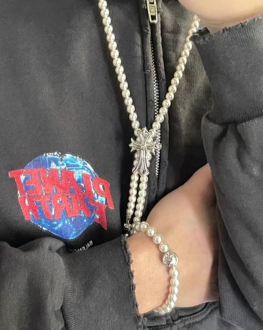 中性款联名白金珍珠颈链C01 商品图2