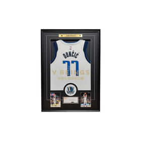 收藏系列 东契奇 独行侠队77号白色球迷版 亲笔签名球衣