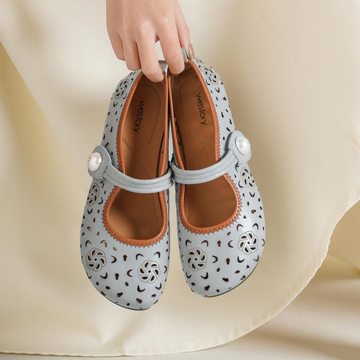 Westory2025年春季牛皮雕花镂空圆头平跟软底玛丽珍浅口单鞋S25AH58991 商品图5