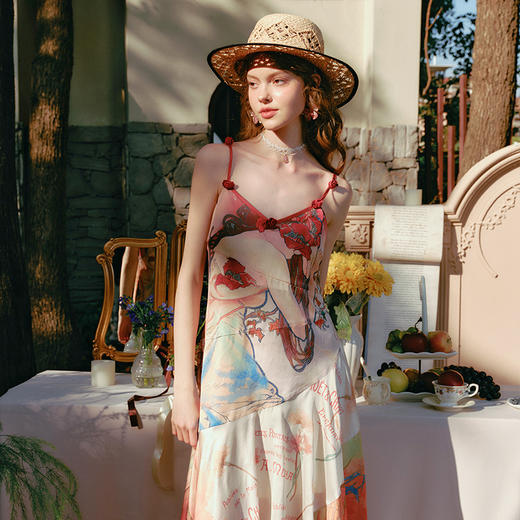 两三事绯花夏沫2025春季新款立体花朵印花不规则裙摆吊带裙连衣裙 商品图1