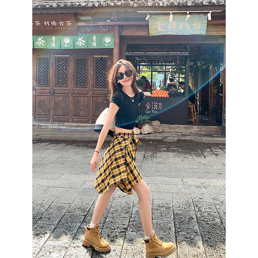 <曾小咸推荐>韩系设计感不规则黄色格子半身裙 商品图3
