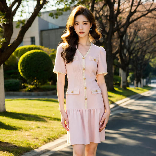 奢姿大码女装2025夏季荷叶摆时尚连衣裙胖妹妹轻奢优雅V领裙子9952890379 商品图3