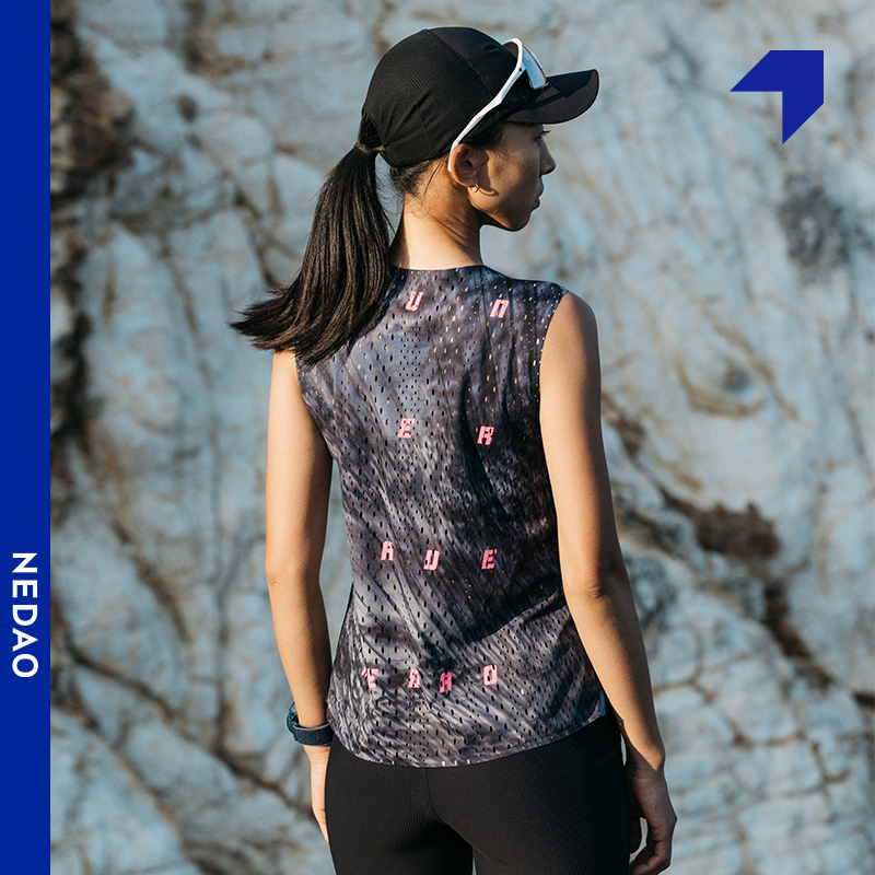 NEDAO内道新款越野跑步运动散热透气轻量女款印花黑练风洞坎肩