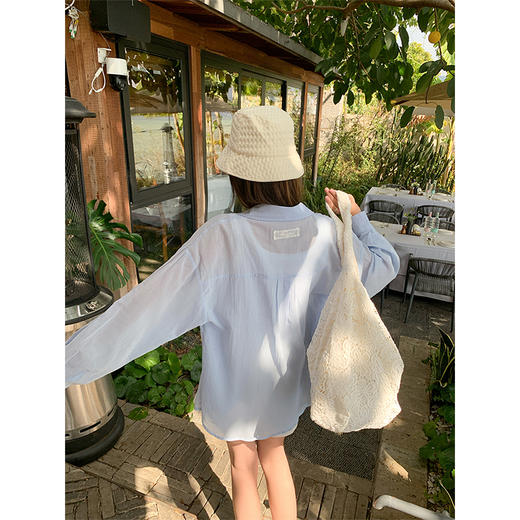 <曾小咸推荐>慵懒风蓝色休闲宽松翻领防晒衬衫 商品图4