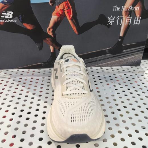 【春上新】  【8.5折】7楼 NewBalance女款跑步鞋 吊牌价：1199元，现价：1079元 商品图3