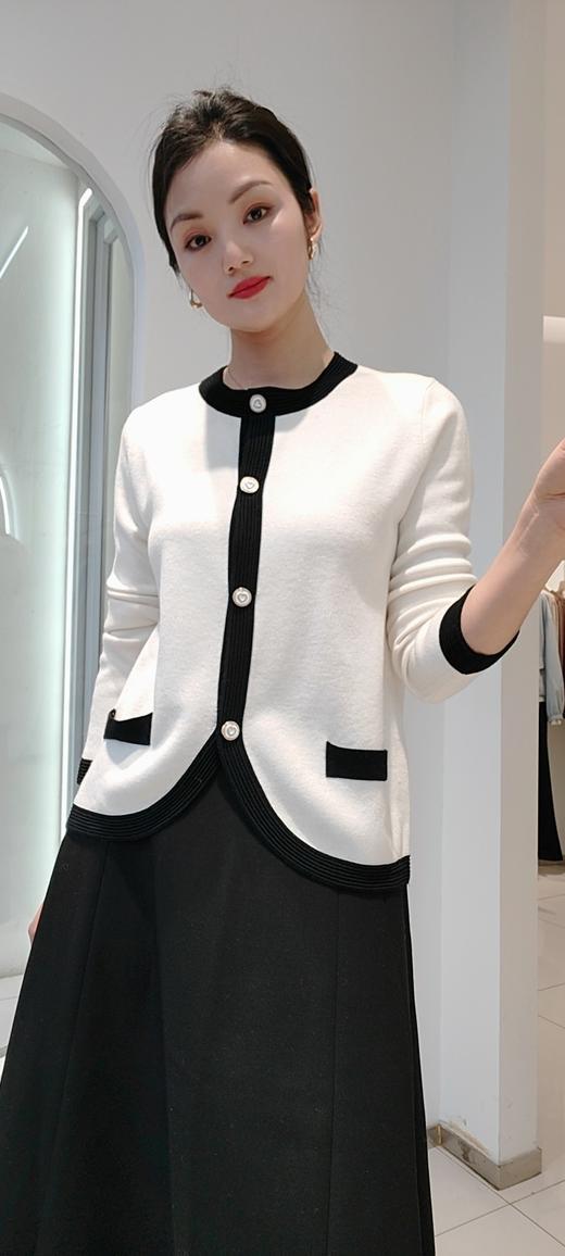 580922含羊毛小香风开衫，黑 白均码 商品图7