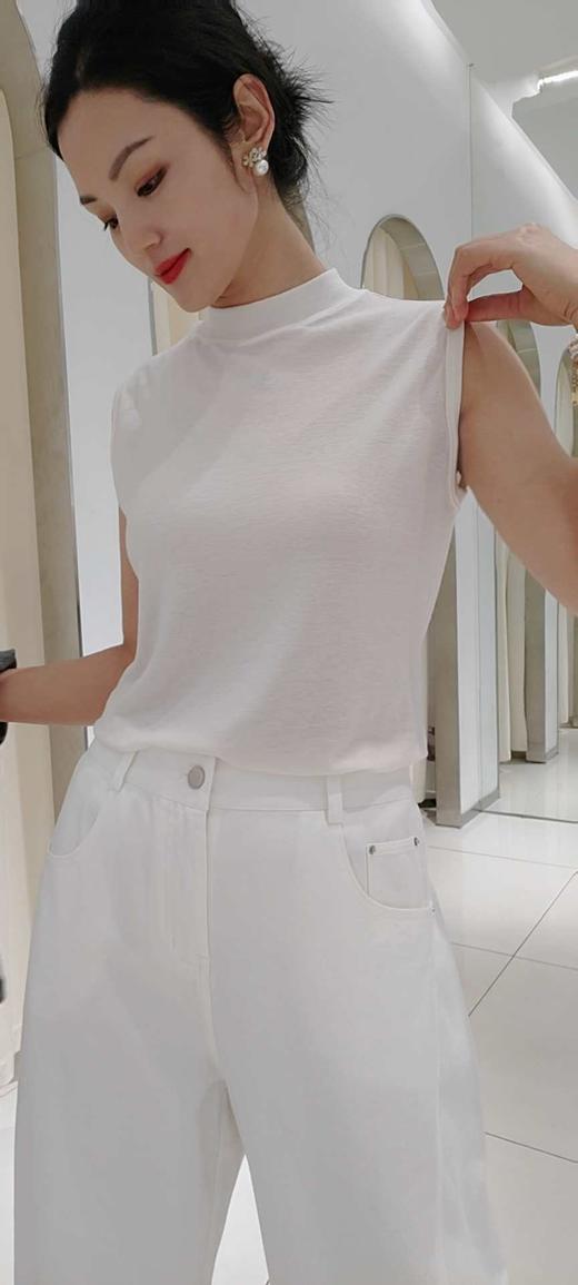 58D880多色中领天丝羊毛背心 ，解决你的低领无领前胸后背发凉等问题！黑/白/灰/深咖/酒红五色。可以搭配各种衬衫，外套，毛衫，卫衣等，露出一截白色的领口很减龄！既美丽又保暖！ 商品图10