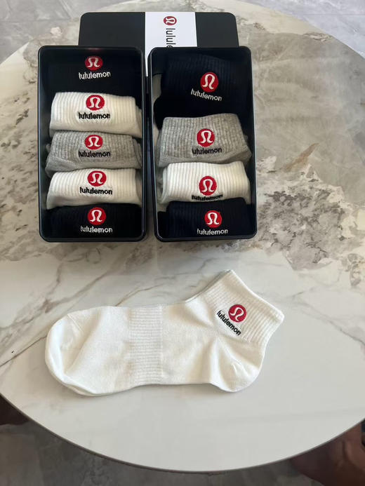 一盒5双装，外贸原单正品露露棉袜。高档铁盒装，两白➕两黑➕一灰，男女同款尺码36-45 商品图8