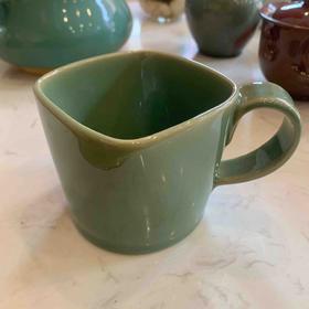 青玉四方把杯-华宁陶