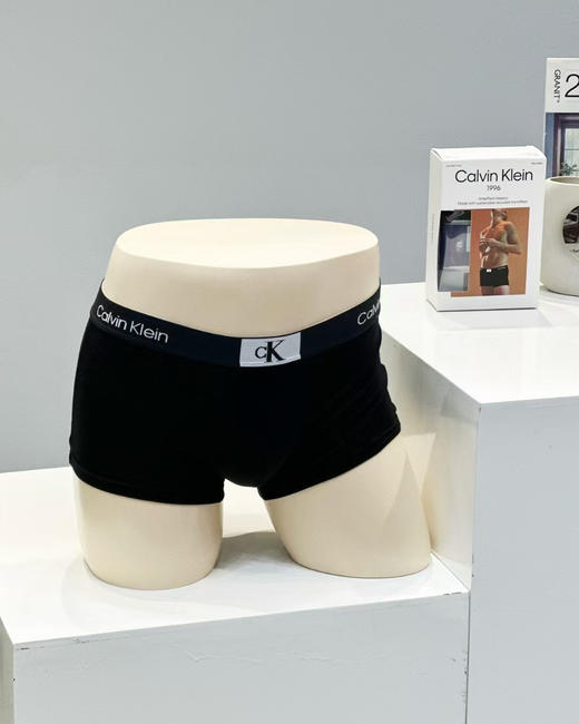 原单正品CK新款男全棉小方块宽松四角裤平角内裤尺码S M L XL
一个三条装 商品图9