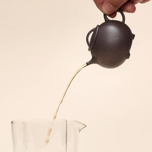 圆瓢 宜兴原矿紫砂 小品壶慢生活 泡茶壶 生活美学茶器 色泽效果细腻而丰富 商品图6