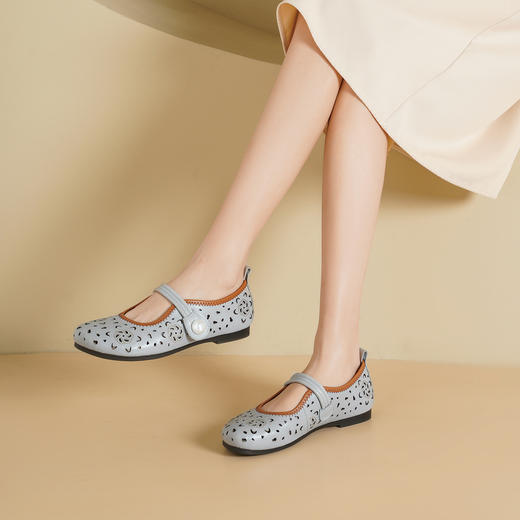 Westory2025年春季牛皮雕花镂空圆头平跟软底玛丽珍浅口单鞋S25AH58991 商品图6