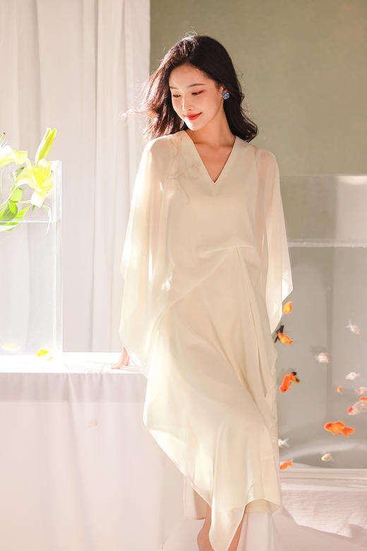 逸红颜明月优选#海岛度假裙「云仙」假两件设计,外层雪纺飘逸灵动,美似洛神~ 商品图4