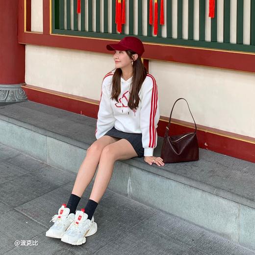 Adidas阿迪达斯CNY HOODED SWEATSHIRT 蛇年双面针织运动休闲连帽卫衣套头衫连帽卫衣JZ1638 商品图7