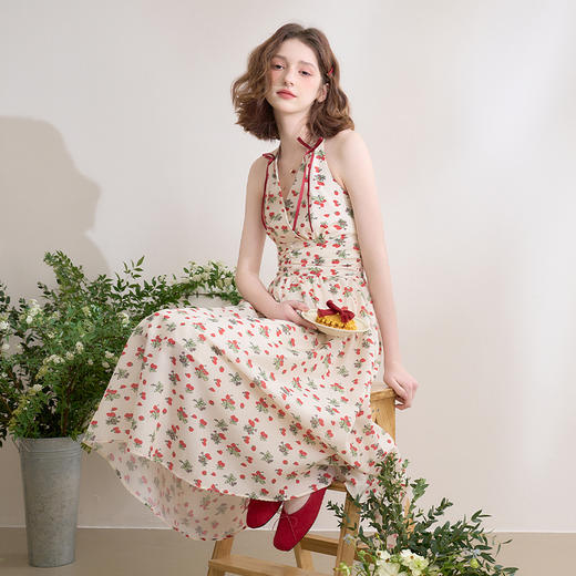 西遇碎花挂脖连衣裙女夏季新款法式v领收腰海边度假风长D0050485/D0050773/V0050774 商品图3