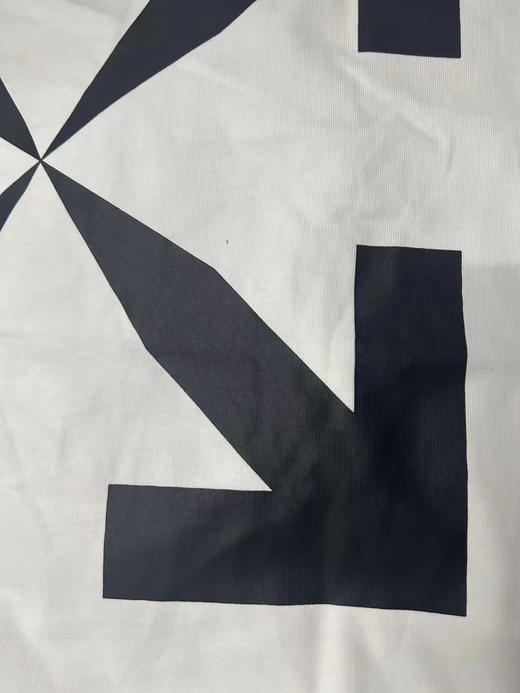 正品OFF - WHITE印花短袖
男女同款 纯棉 蒙娜丽莎印花图案 细节拉满 随意对比 版型os风格 偏宽松
黑 白 两色 尺码XS - L 商品图7