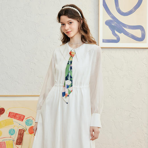 两三事快乐瞬息2025春季新款文艺风印花领带双层裙摆小白裙连衣裙 商品图2