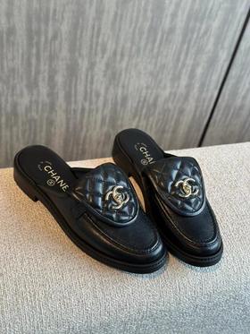 香奈儿书包扣穆勒拖鞋黑金配色双Clogo菱格纹小羊皮设计（HC）