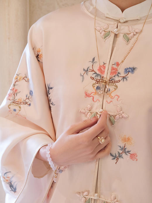 盛唐牡丹 |粉凤仙重缎真丝散花手推绣外套 商品图2