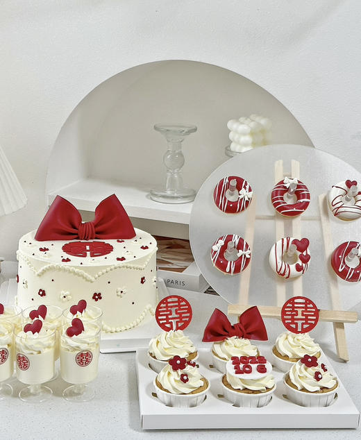 裱花翻糖蝴蝶结组合款（六寸蛋糕➕六枚纸杯➕六个奶油杯➕甜甜圈） 商品图0