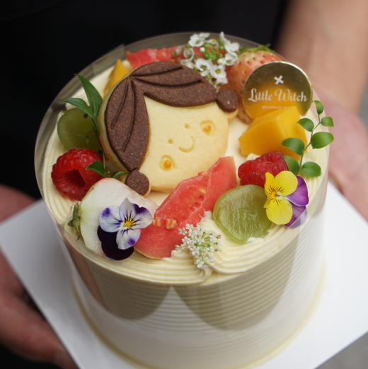 LITTLE WITCH芒果➕米布丁夹心 口味奶油蛋糕（曲奇可以备注选男孩）饼干1块如果要2块可另外购买 商品图0